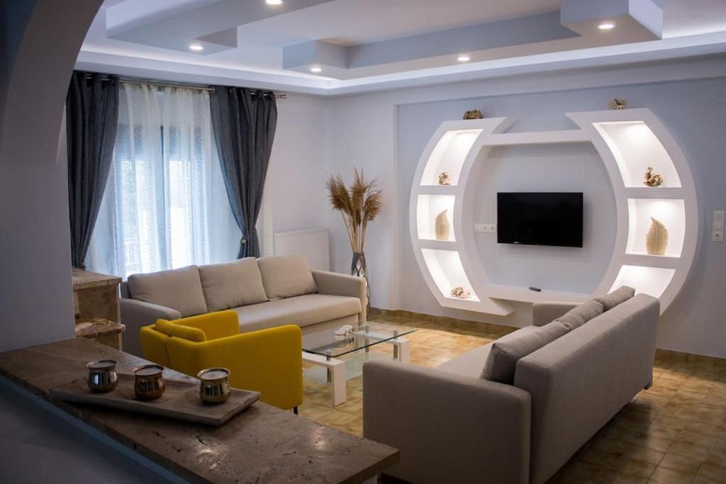 Spacious Apartment In The Heart Of Pythagorion المظهر الخارجي الصورة